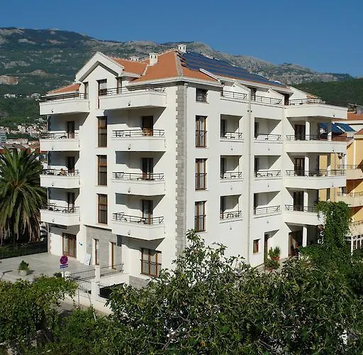 Apartments Butua