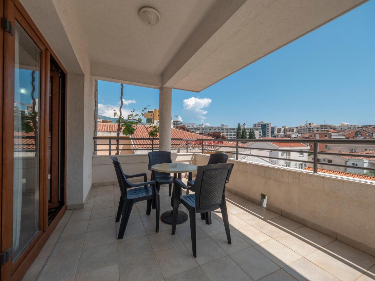 Apartment Butua