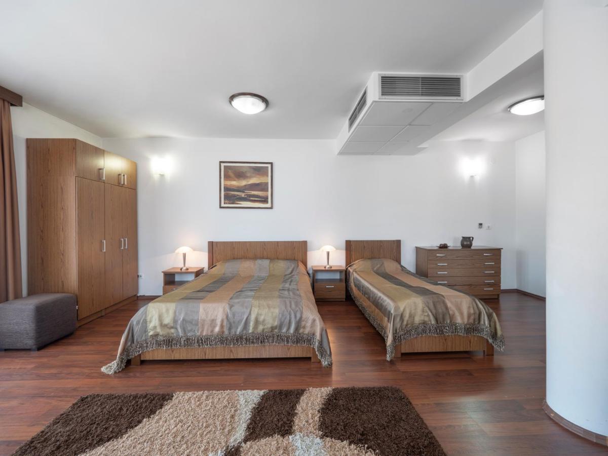Butua Apartment