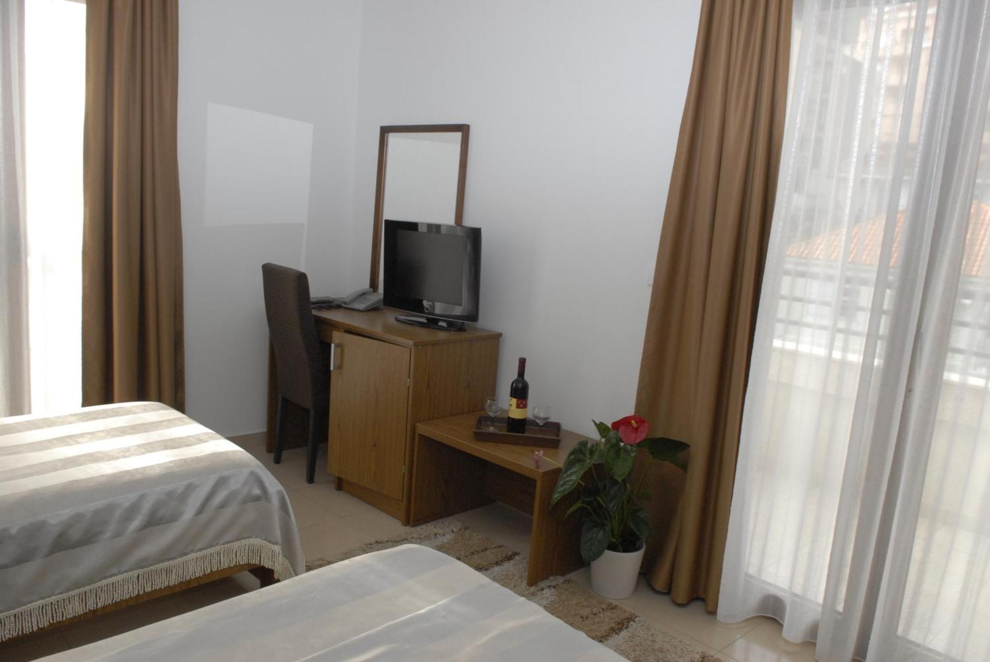 Butua Apartment *